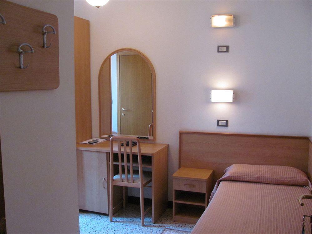 Albergo Moretti Senigallia Exterior foto